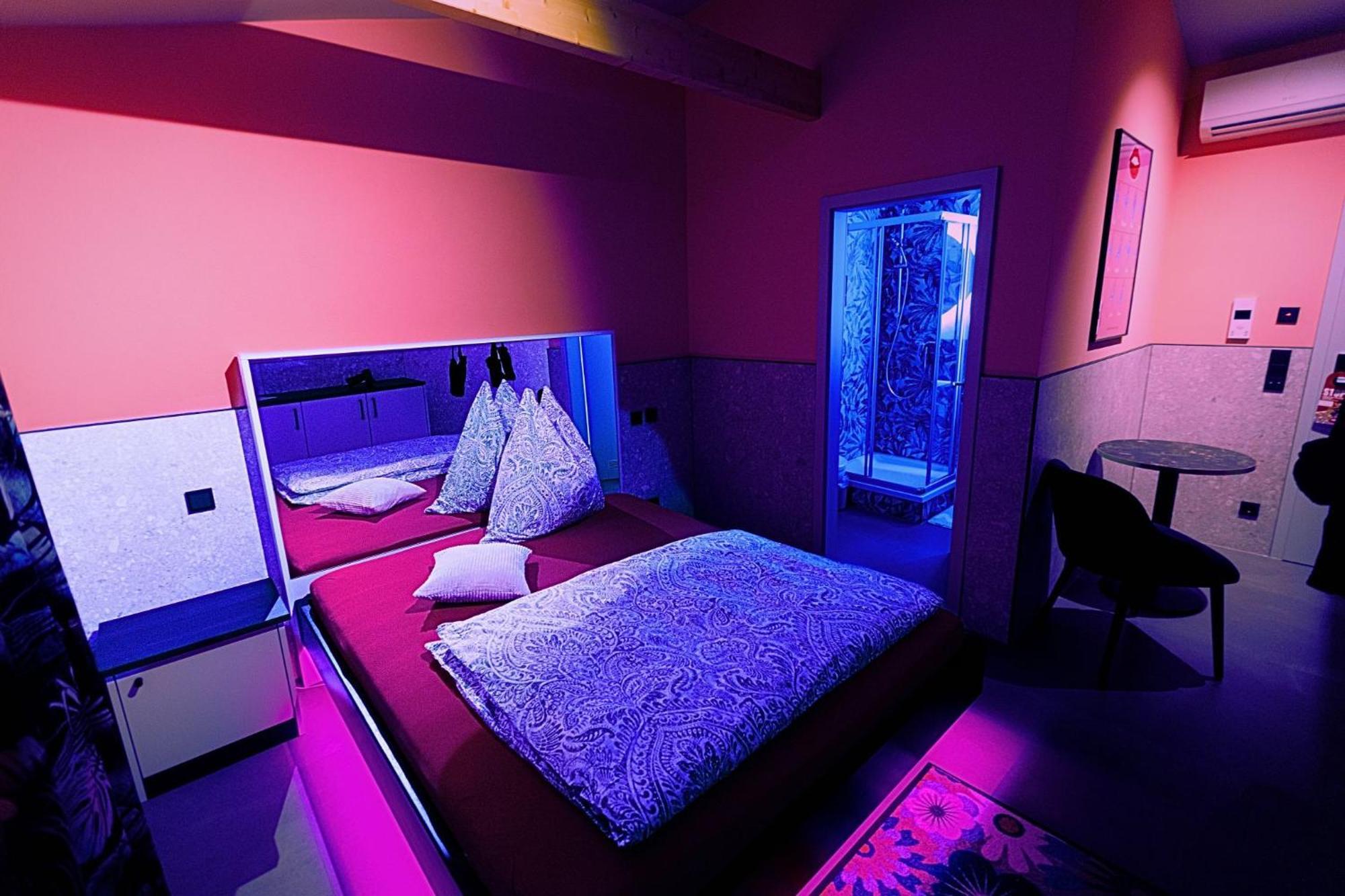 Lustra Stundenhotel - Adults Only Landshut Buitenkant foto