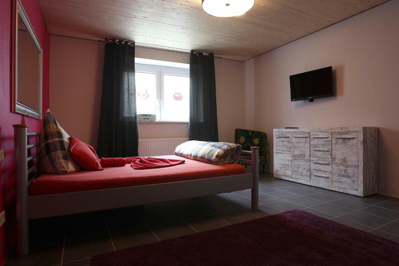 Lustra Stundenhotel - Adults Only Landshut Buitenkant foto
